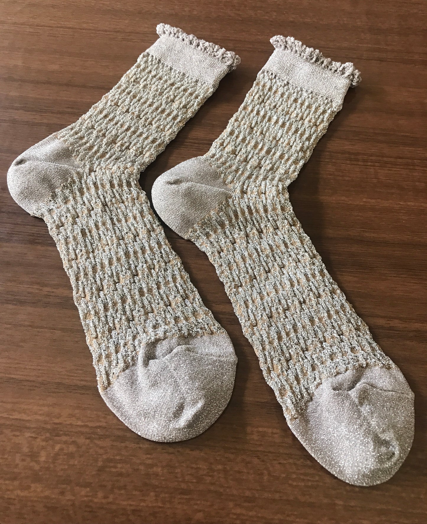 Lame Float Socks  by   靴下良品