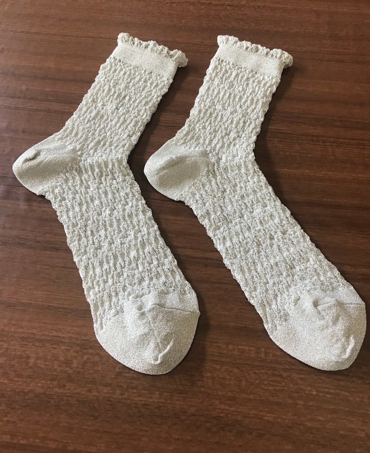 Lame Float Socks  by   靴下良品