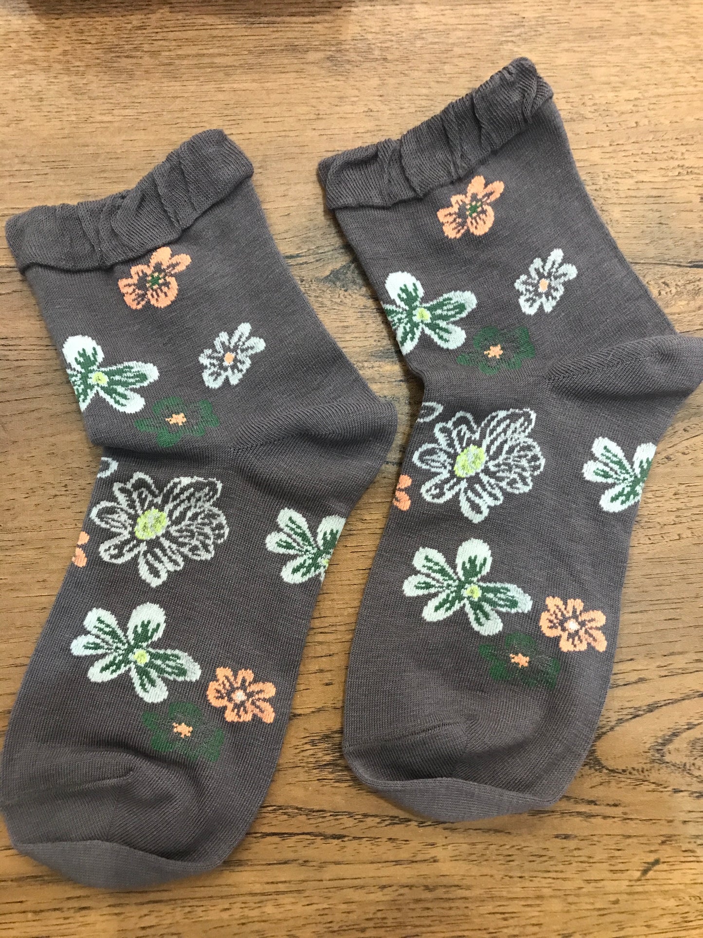🌸 Frill Flowers Ladies Socks