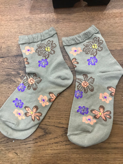 🌸 Frill Flowers Ladies Socks