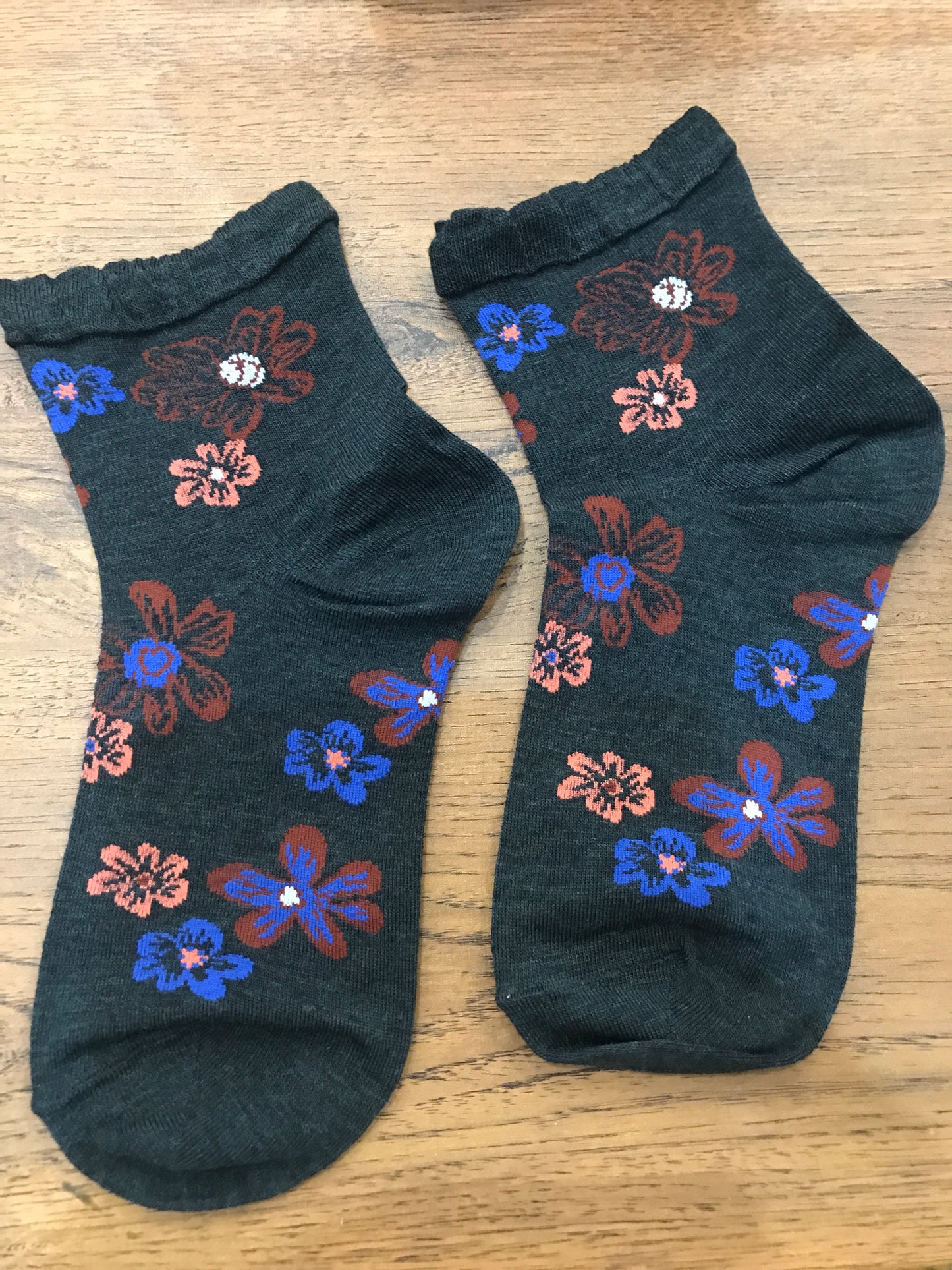 🌸 Frill Flowers Ladies Socks