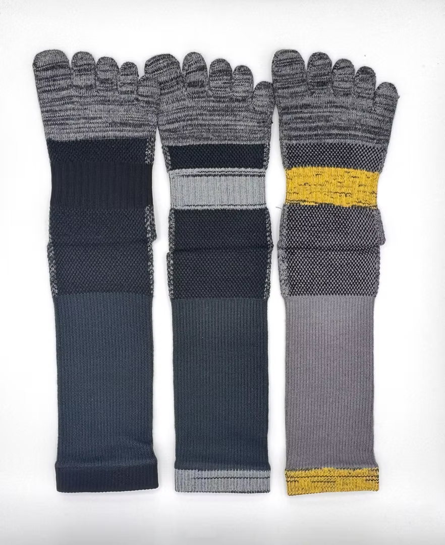 Mountain tabi five-finger crew socks