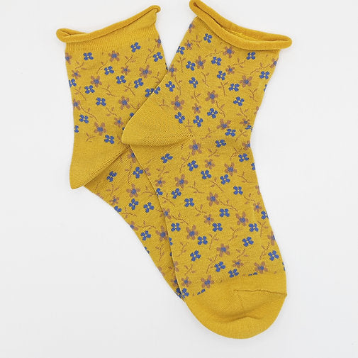Petite flower socks