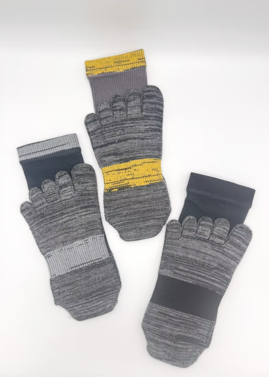 Mountain tabi five-finger crew socks