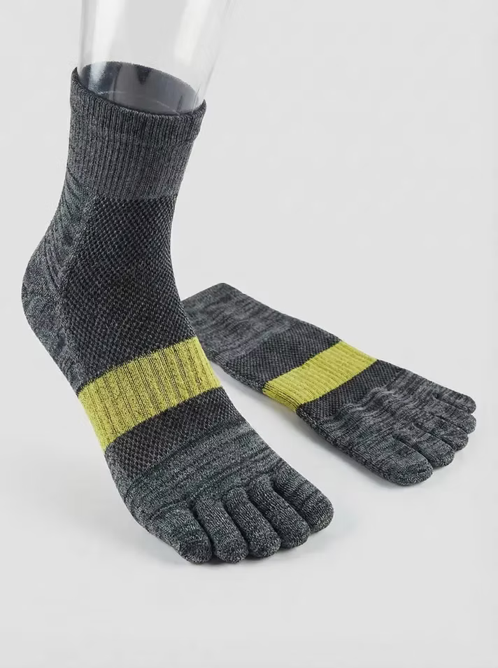 Mountain tabi five-finger crew socks